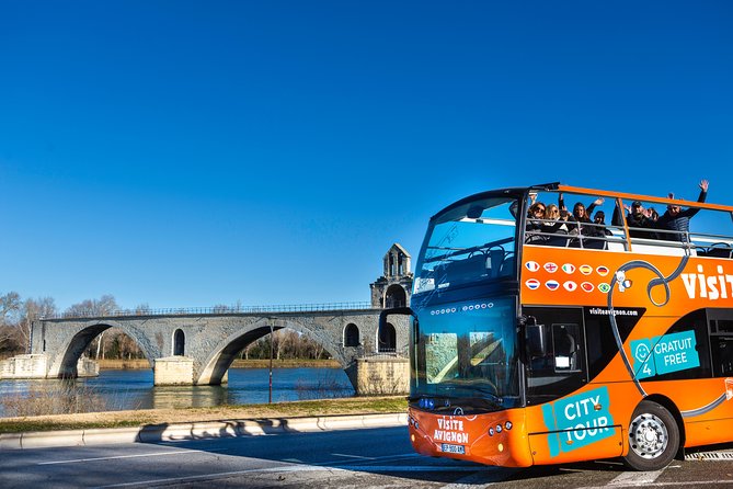 Un tour complet d'Avignon en bus "hop on/hop off" à double étage  Vizitoo